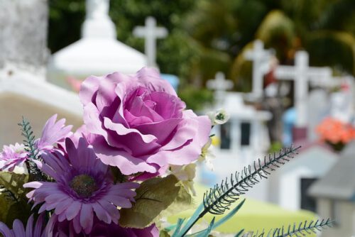 Fiori da portare ad un funerale: pochi consigli utili